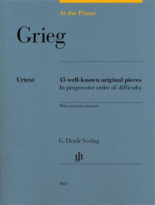 Edvard Grieg: At The Piano - Grieg: Solo de Piano